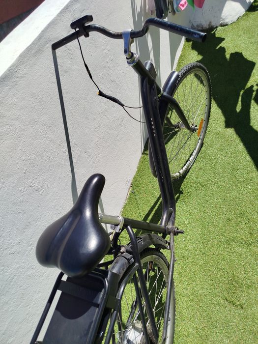 Duas bicicletas uma BTT e outra elopse 120E pra peças algumas funcionais  e leva carregador incluído a funcionar.
