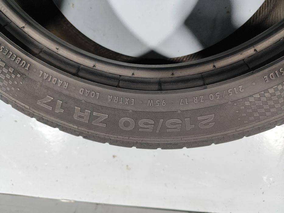 2 pneus semi novos 215-50R17 Continental - Oferta dos Portes