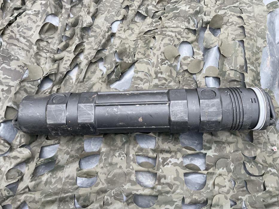 Пластиковий тубус ,контейнер