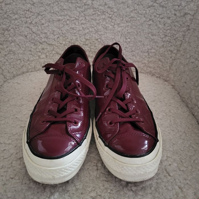 Trampki Converse Bordowe Lakierowane Niskie Unisex r 41.5 26.5 cm