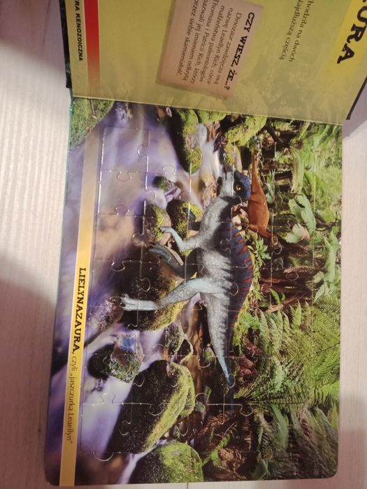Książka + puzzle Inteligentne dinozaury