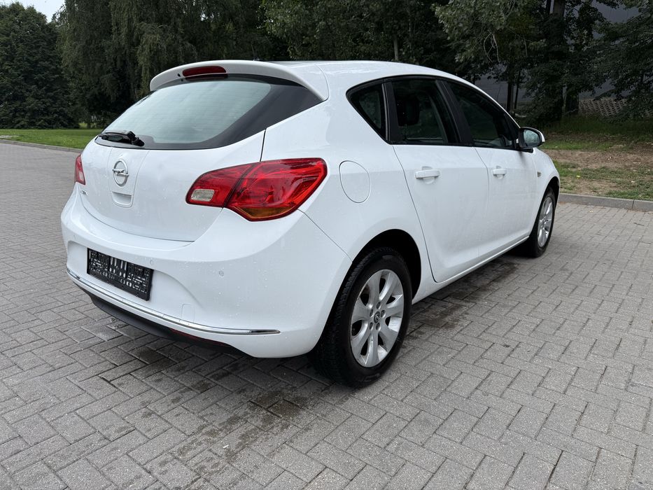 Opel Astra J 1.4 100 koni 2015r Lift