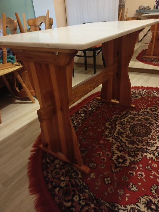 Stolik drewniany blat marmur