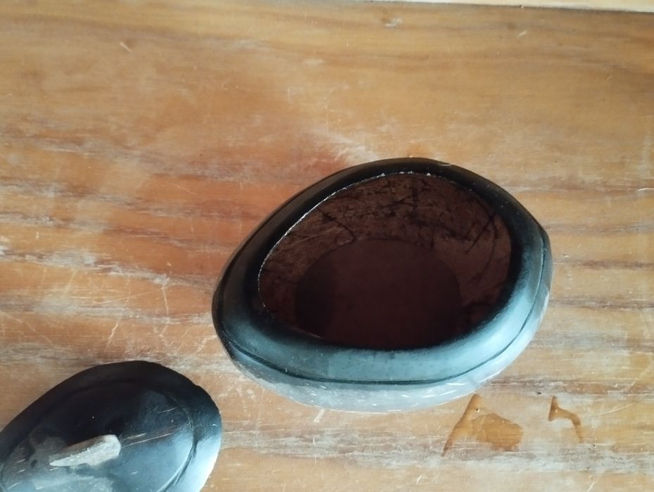 Caixa Antiga - Côco Esculpido