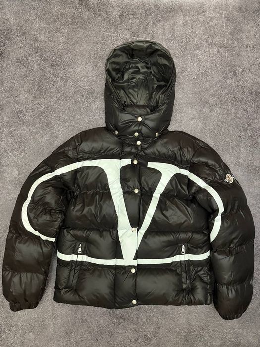 Valentino x Moncler pufferМонклер

• Одна з найкращих якість (бірки 1