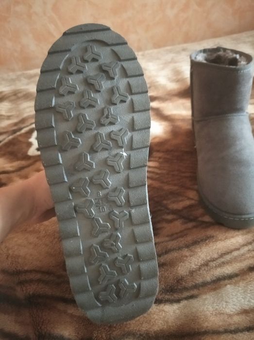 Уггі жіночі 41 розмір