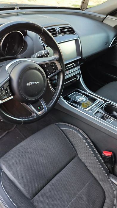 Jaguar XE 2.0 D R-Sport Aut.