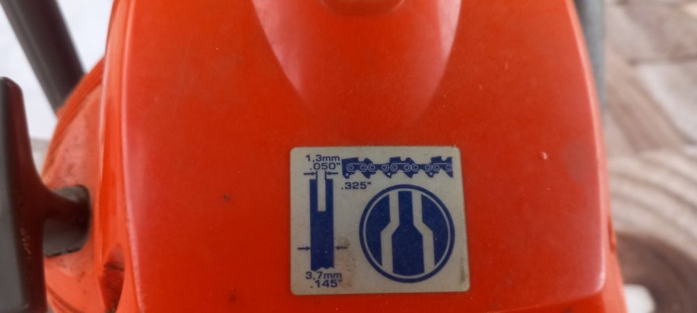 Продам бензопилу хузварна