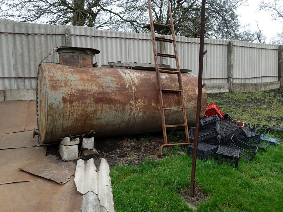 Продам ёмкость большой литраж