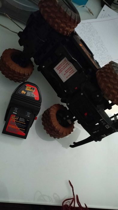 Carro Jeep com radio controle New Bright