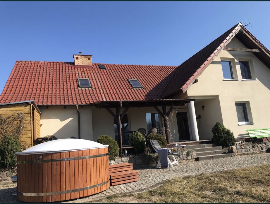 Dom 16 osob. z linią brzegową jeziora