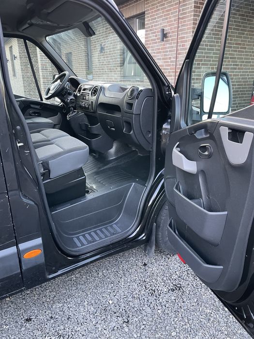 Свіжопригнаний Renault Master