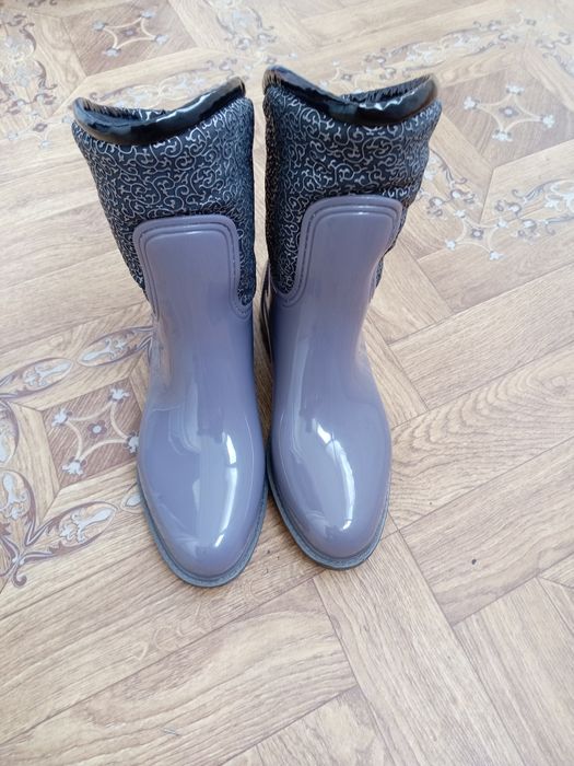 Женские утепленые резиновые сапоги