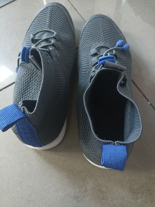 Buty materiałowe miękkie na sciagaczu