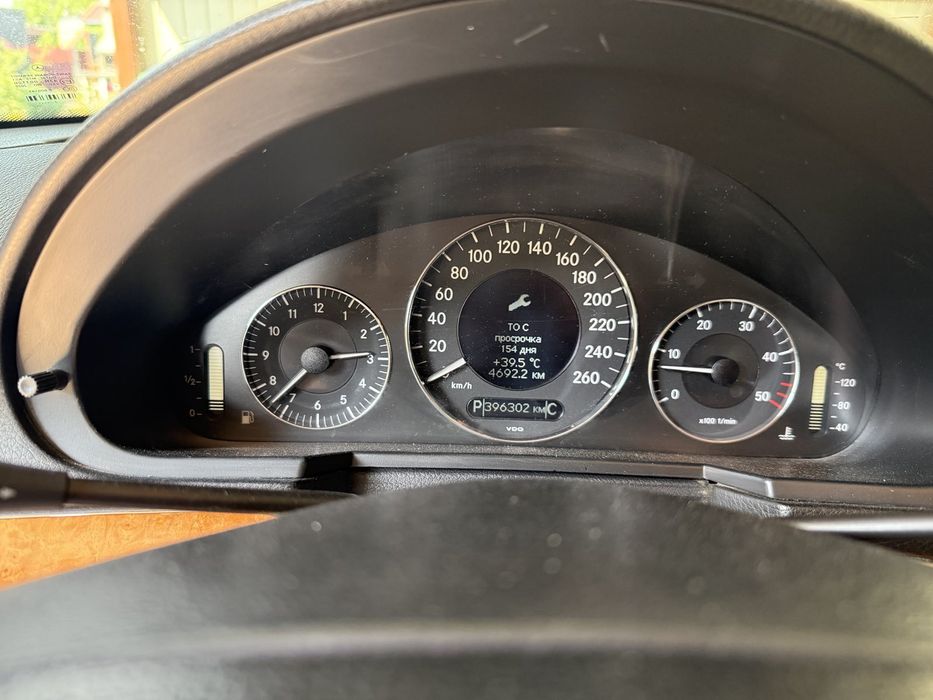 Mercedes-Benz E211 3.0D