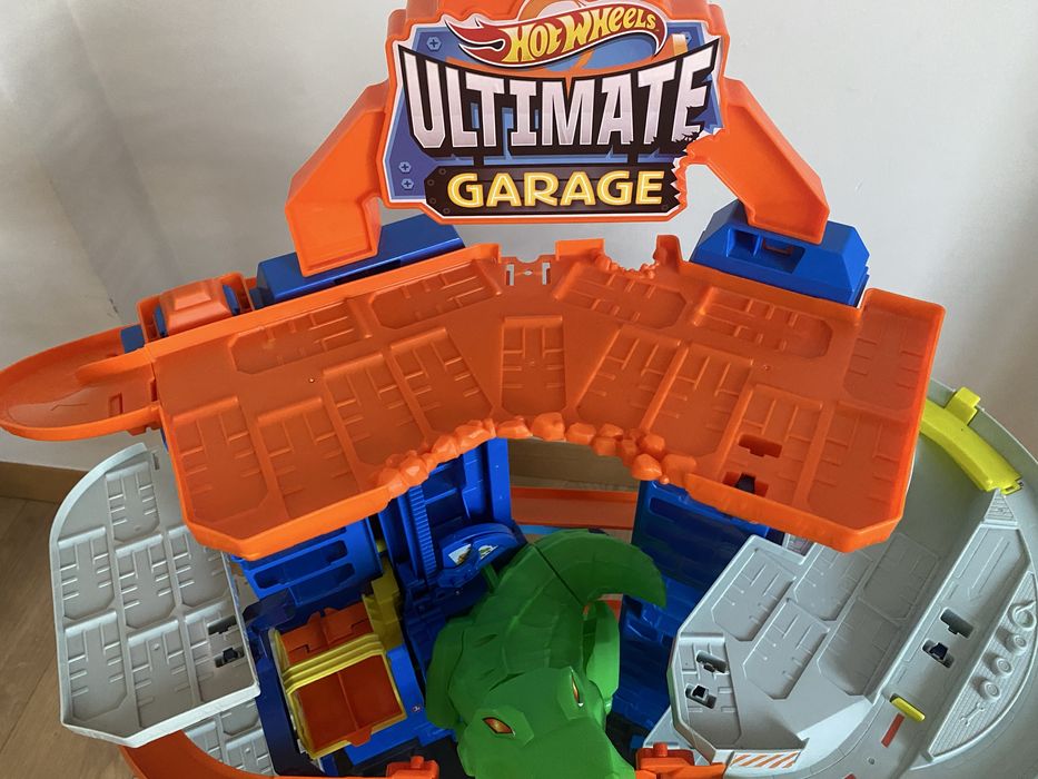 Hot Wheels Mega Garaż T-Rexa – mało używany