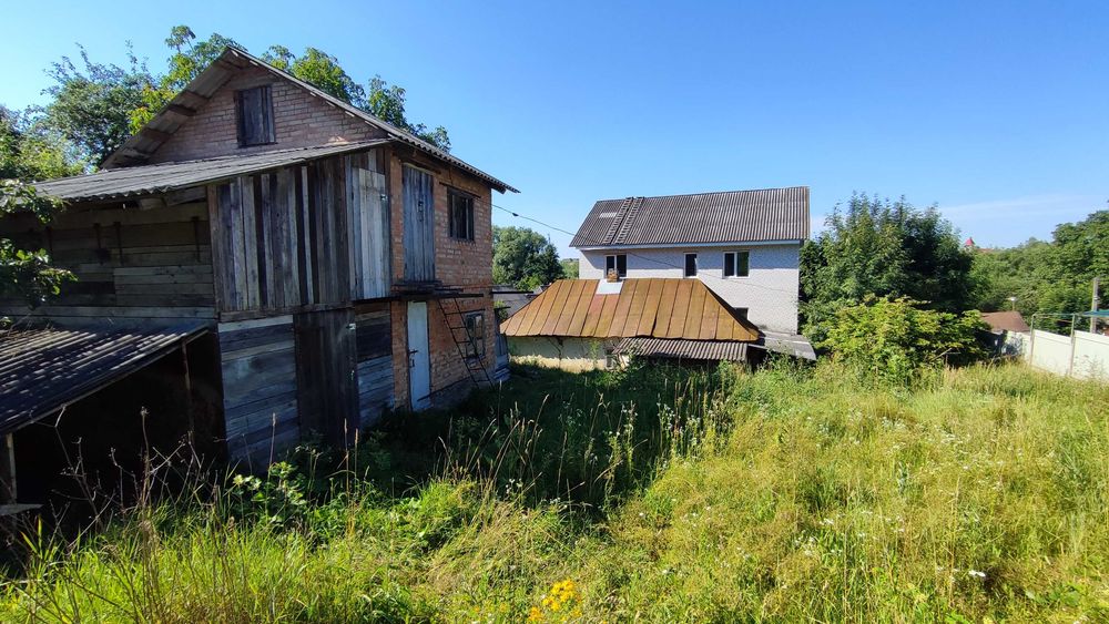 Продам двоповерховий будинок в центрі Літина, 31 сот. світло газ