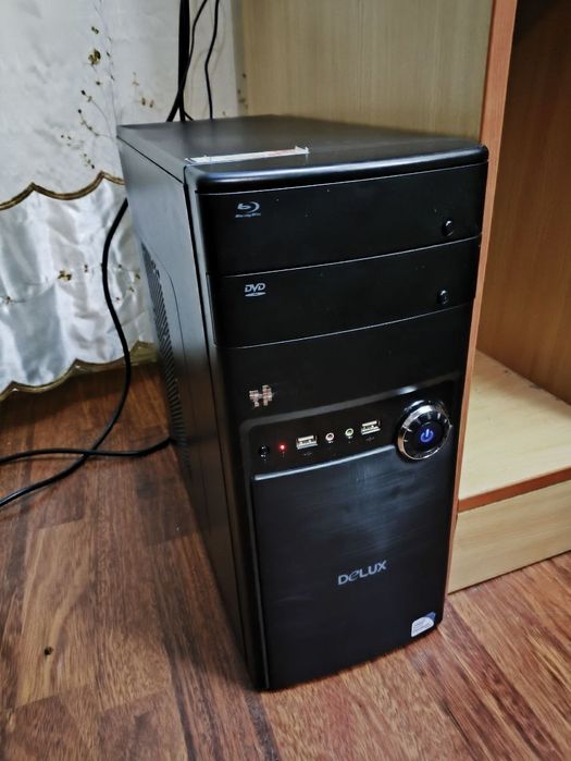 Компьютер монитор системник клавиатура мышка