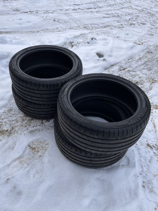 Літня резина nokian 235.40 18 в гарному стані