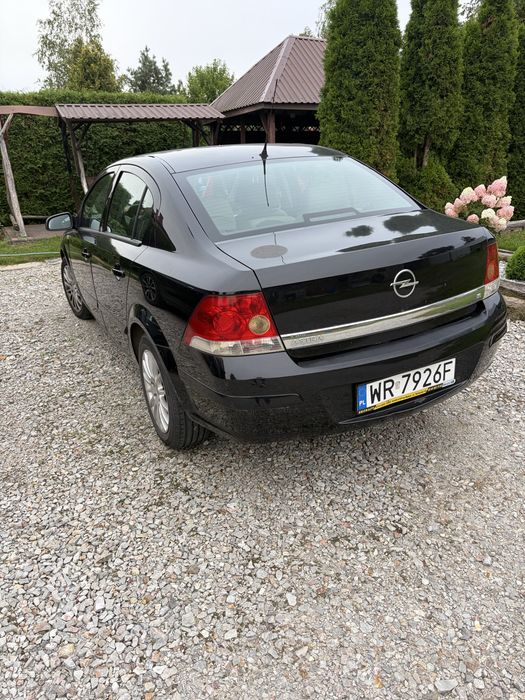 Opel astra H sedan