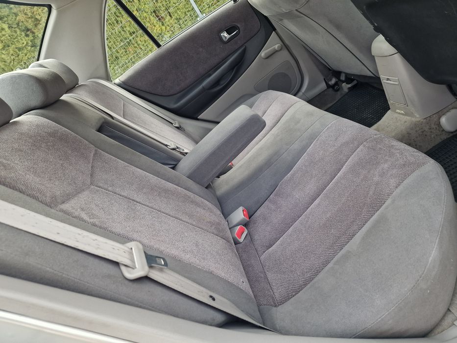 Mazda 323 1.6 98KM 152tys Przebiegu, Klima, 2 komplety kół, Bez Rdzy