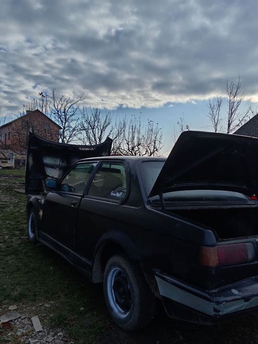 Продам bmw e21.