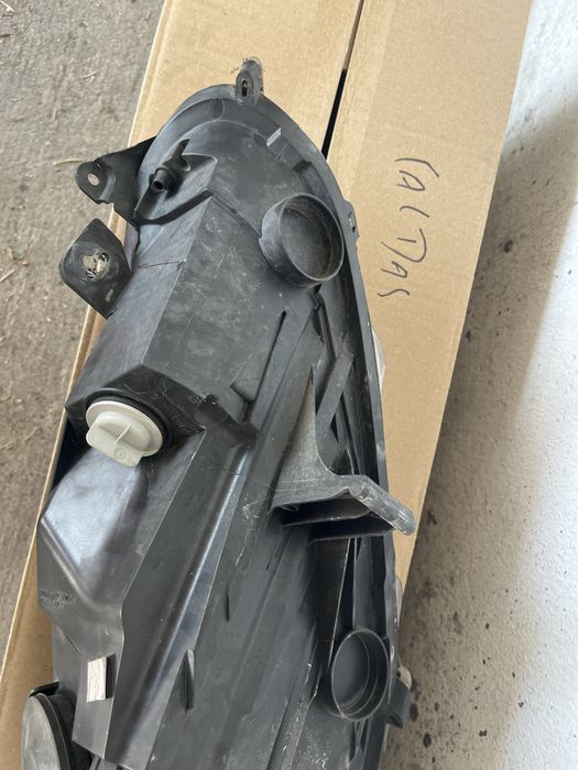 Farol ford fiesta 2016