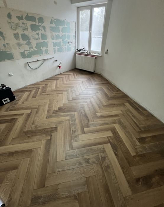 Montaż Paneli Podłogowych , Montaż Listew Przypodłogowych