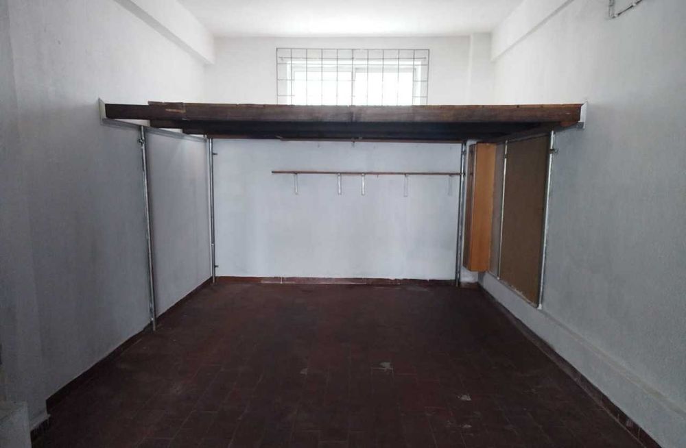 Vende-se Garagem