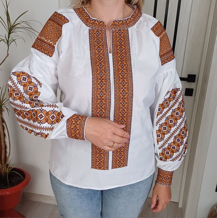 Вишиванка жіноча розмір 52