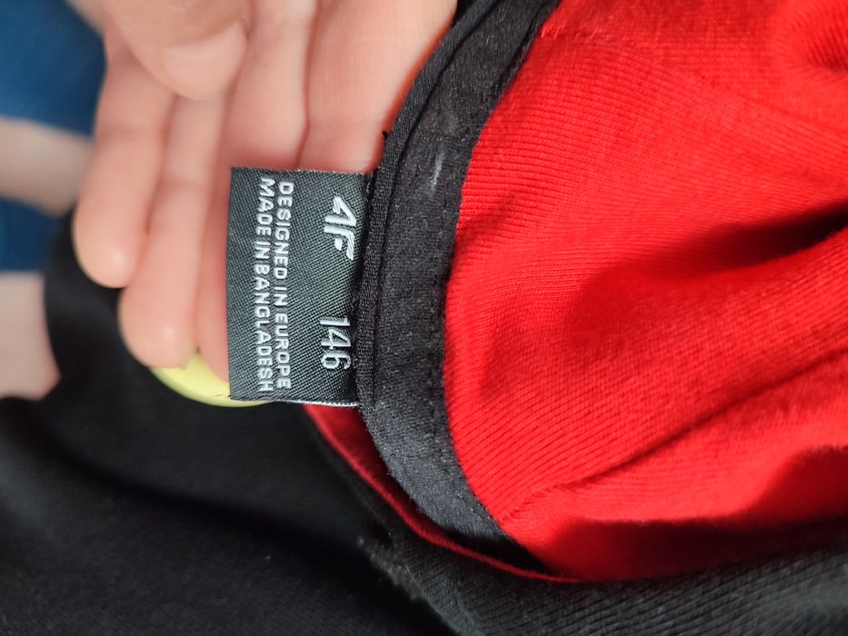Bluza 146 chłopięca czarna 4 f  4f