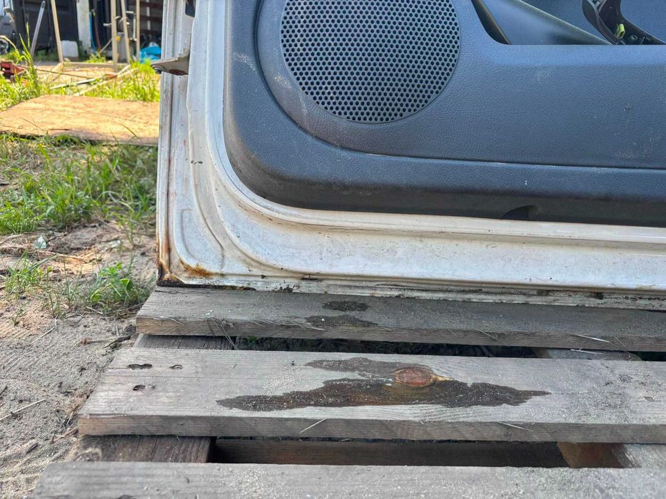 volkswagen vw caddy III 3 LIFT FL drzwi prawe prawy przód przednie kpl kompletne białe