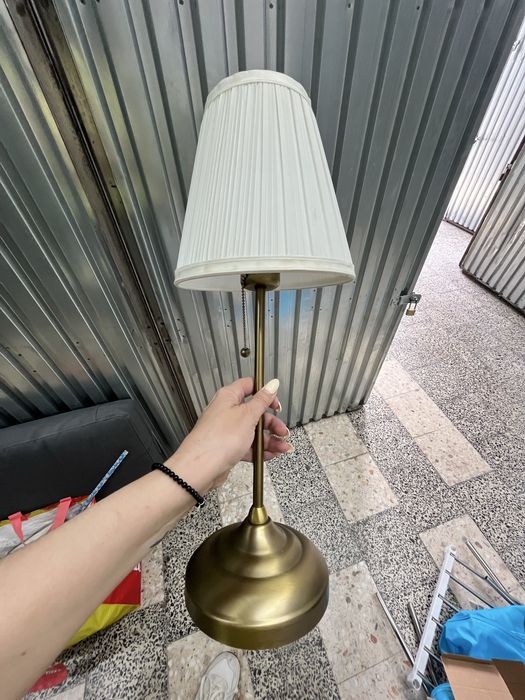 Candeeiro de mesa dourado Arstid Ikea