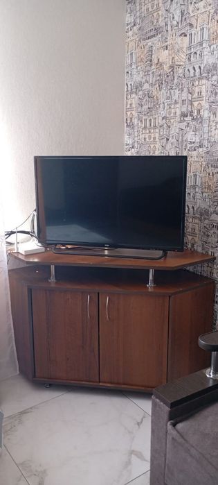 Центр 2к подобово світло  не вимикається