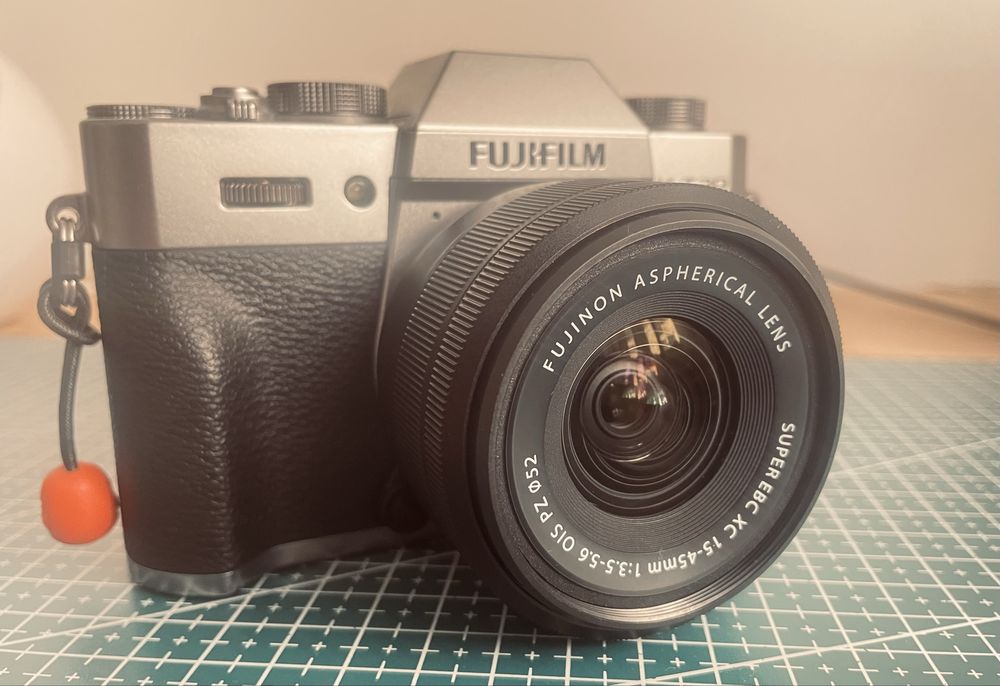 Máquina Fujifilm XT-30 ii +  Kit Lente XC15-45 + Peak Design + Extras