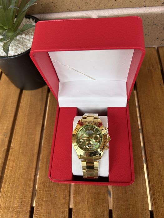 Relógio de homem dourado