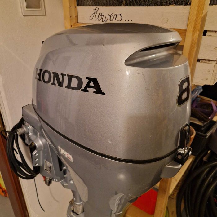 Silnik zaburtowy Honda BF 8 KM manetka i długa stopa LRU