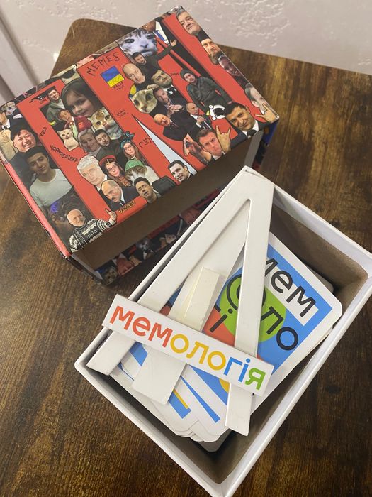 Настільна гра Мемологія для весолої компанії