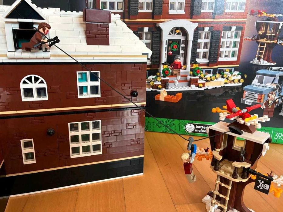LEGO Ideas 21330 Kevin sam w domu