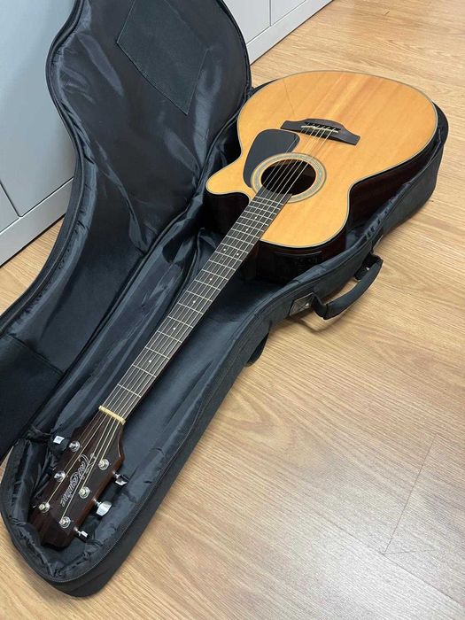 Guitarra Takamine GN30 CE