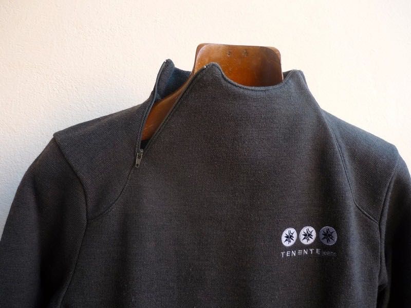 Camisola de gola alta José António Tenente