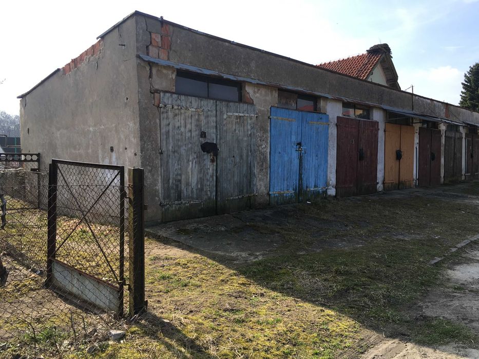 duży wysoki GARAŻ 20m2 pod Olsztynem
