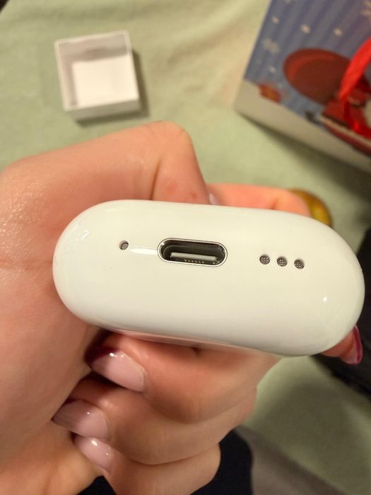 Airpods 4 cancelamento de ruido