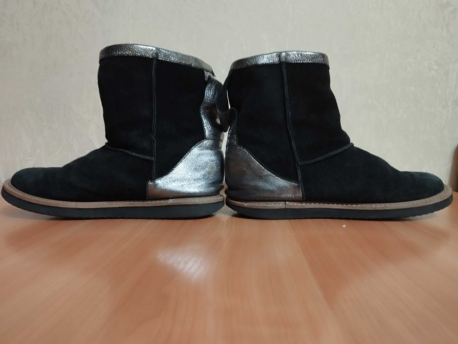 Черевики жіночі зимові 36 розмір, довжина устілки 22 см.