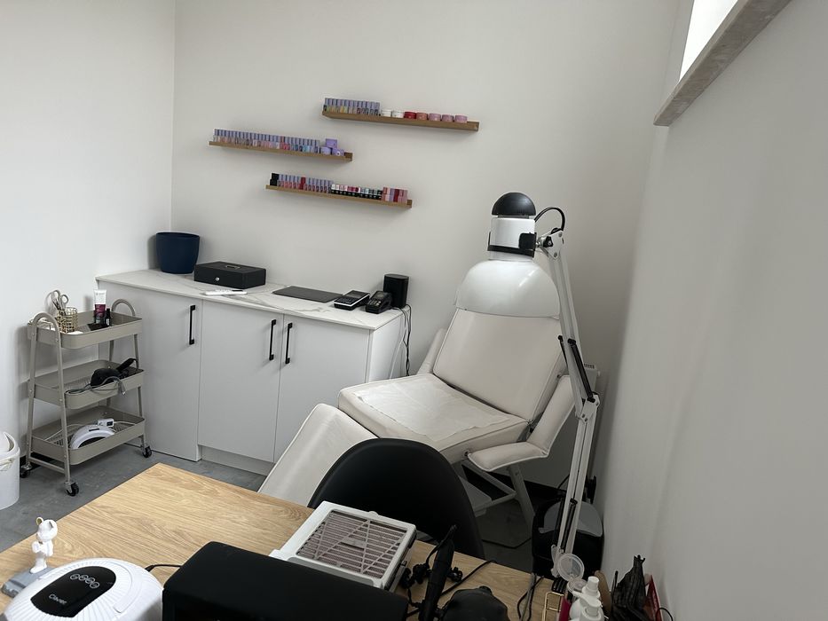 Gabinet kosmetyczny w salonie fryzjerskim