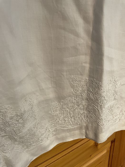 Conjunto de duas saias em linho bordadas tamanho 44/46