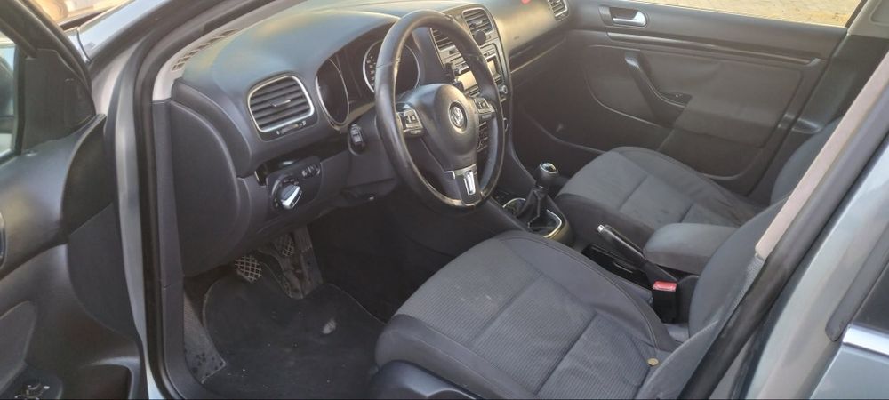 Vw golf Tdi 2011 com livros de revisão em dia