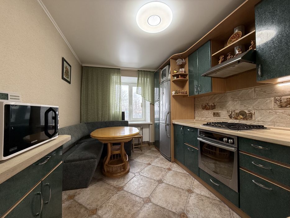 Продаж 3-х кімнатної квартири .Атономне опалення,проспект Миру