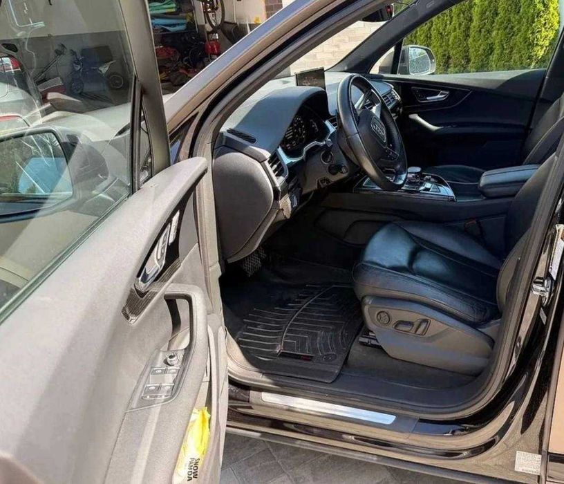 Продаю Audi Q7 2019