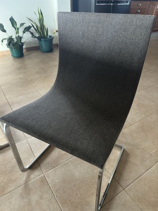 Mesa com 4 cadeiras